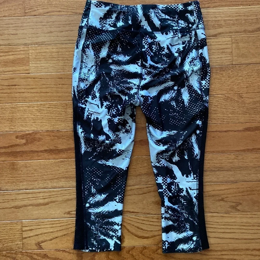 DANSKIN now cropped leggings Size small (4-6) - Picture 2 of 11